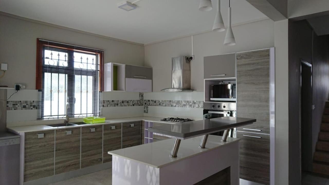 Vanz Villa *