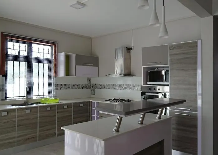 Vanz Villa